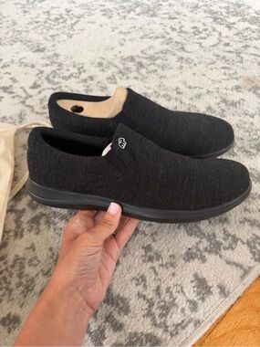 Black Slip-On Comfort Loafers by Merinos size 11